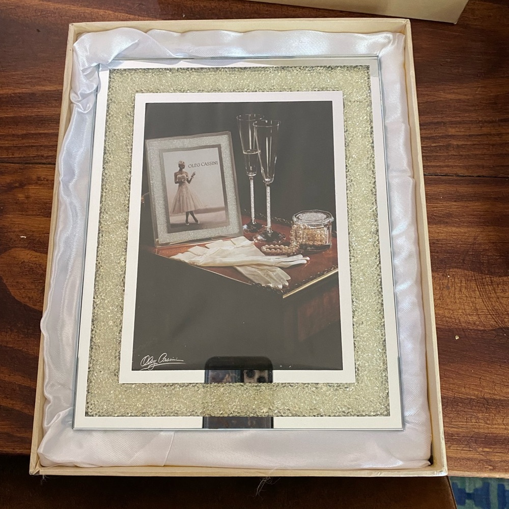 New Crystal diamond Oleg Cassini picture frame